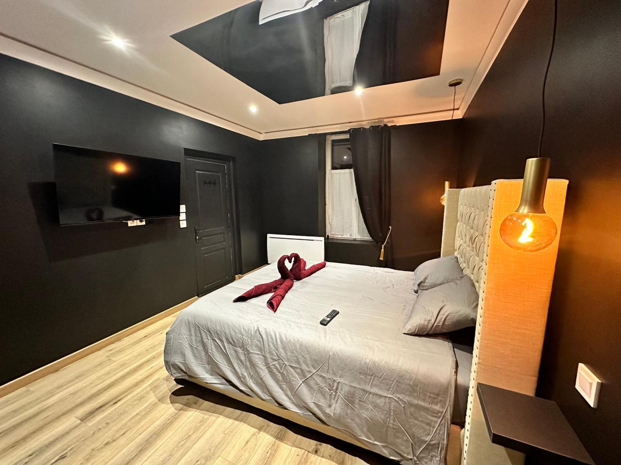 Dark Room Blois - Love Room Saint-Gervais-la-Foret Ngoại thất bức ảnh